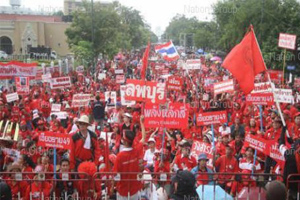 คนเสื้อแดงลั่นยึดถ.หน้าทำเนียบชุมนุม