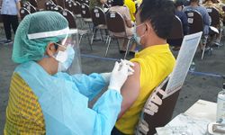 กรมวิทย์ฯ เผยพบคนไทยแค่ 1 ใน 5 ล้าน เกล็ดเลือดต่ำหลังฉีดวัคซีนแอสตร้าเซนเนก้า