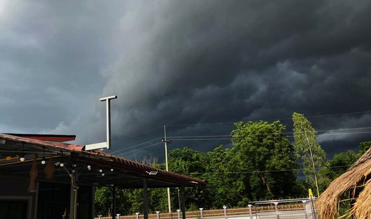 พยากรณ์อากาศวันนี้ เตือนฤทธิ์พายุ "คมปาซุ" ฝนถล่ม 47 จังหวัด อีสาน-ตะวันออก 80%