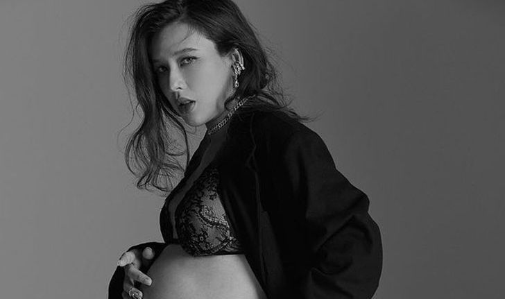"บี มาติกา" อุ้มท้อง 9 เดือน ถ่ายรูปก่อนคลอด คุณแม่สวยเท่แถมเซ็กซี่มาก