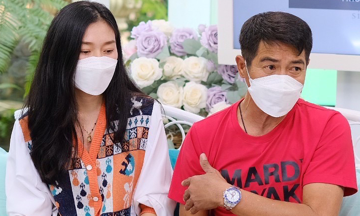 "สามารถ พยัคฆ์อรุณ" ควงภรรยา ย้อนเล่าเรื่องรัก จับมือพิสูจน์อายุห่าง 32 ปีแค่ตัวเลข