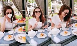 "แอฟ ทักษอร" โมเมนต์เผลอๆ ทำใจละลาย จิบกาแฟยังไงให้สวยมาดูงานได้ที่แม่เลย