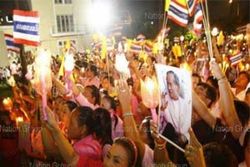 ในหลวง ทรงถ่ายรูป ศิริราช จุดเทียนชัย