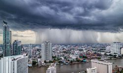 สภาพอากาศวันนี้ ฝนถล่มทุกภาค 48 จังหวัดอ่วม กทม. ฝนฟ้าคะนองร้อยละ 70