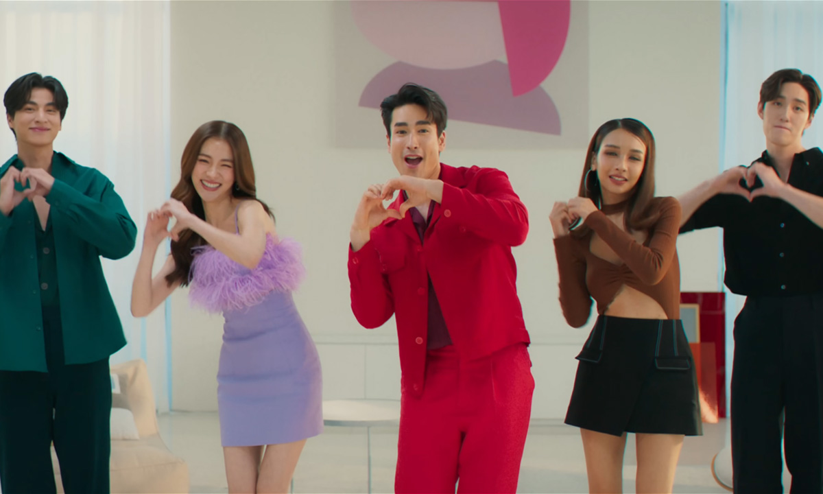 โบกี้ไลอ้อนปลื้ม MV ‘ขอเนสนึง’ สุดปัง โชว์ท่าเต้นน่ารักกับ ณเดชน์ กลัฟ ต่อ ใบเฟิร์น