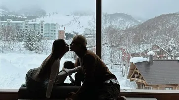 "กุ๊บกิ๊บ-บี้" ฉลองวาเลนไทน์ที่ญี่ปุ่น "น้องเป่าเป้ย์" ได้เห็นหิมะครั้งแรก