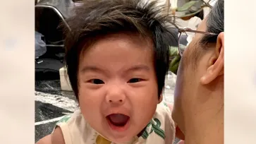 "น้องพีร์เจ" ยิ่งดูยิ่งหลง ส่งยิ้มตาหยี เล่นกล้องเก่งมากเลยลูก