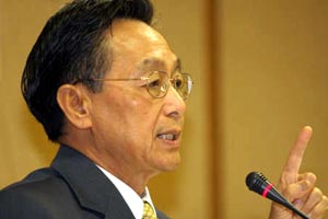 ชวนตำหนิเสื้อแดงคุกคามกกต.หวังผลสร้างความรุนแรง