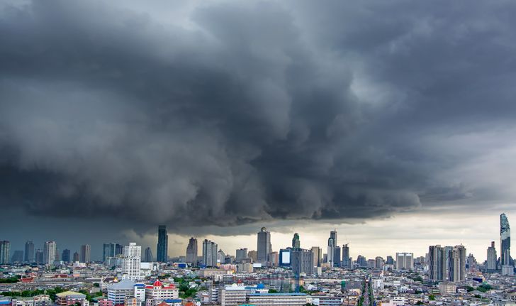 สภาพอากาศวันนี้ อุตุฯ เตือน 48 จังหวัด เจอฝนฟ้าคะนองถล่ม บ่ายถึงค่ำมาแน่