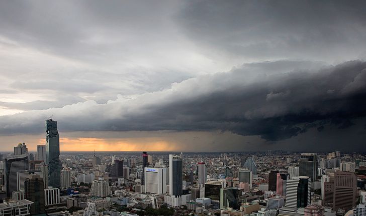 สภาพอากาศวันนี้ กรมอุตุฯ เตือน ฝนถล่มหนัก 48 จังหวัด กทม. บ่ายถึงค่ำอ่วมแน่