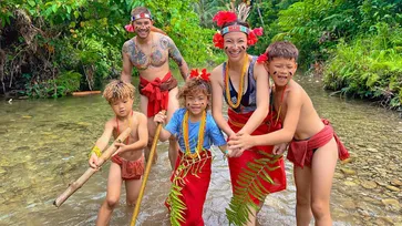 "กาย-ฮารุ" บอกเล่าทริปหฤหรรษ์ หลังพาลูกๆ ใช้ชีวิตในชนเผ่า mentawai