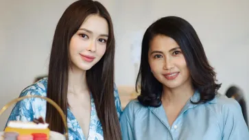 นึกว่าพี่สาว "คุณแม่ปิยะนุช" ร่วมเฟรม "แพทริเซีย" สวยละมุน หน้าเด็กสุดๆ