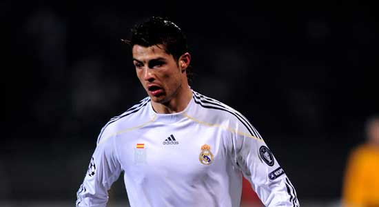 โด้ผงาดนักเตะค่าจ้างแพงสุดในโลก