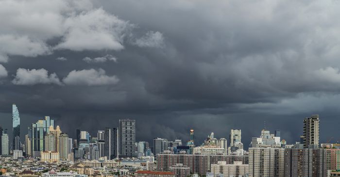 สภาพอากาศวันนี้ กรมอุตุฯ เตือน ฝนถล่ม 50 จังหวัด กทม. เจอแน่ 70% ของพื้นที่