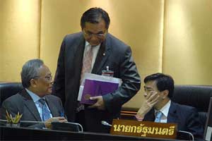 นายกฯซัดพท.ขวางประชุมปัดปฏิวัติเงียบ