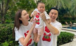 "แพทริเซีย-โน้ต" จับลูกสาวแต่งตัวรับคริสต์มาส "น้องเอลิเซีย" ตัวกลมปุ๊กปิ๊กน่ารัก