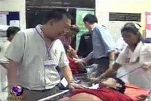 เสื้อแดง บุก รพ.กลาง เฝ้าศพหวั่นถูกซ่อน