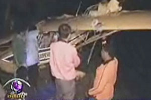 เครื่องบินเล็กบินรายงานจราจรตกกลางทุ่งในสระบุรี