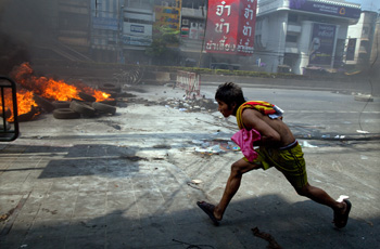 สรุปเหตุการณ์นปช.-ทหาร 18 พค. นาทีต่อนาที