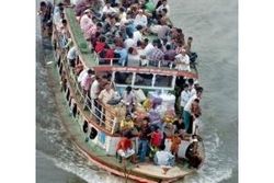 เรือข้ามฟากบังคลาเทศล่มดับ12 หายกว่า60