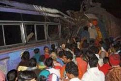เกิดเหตุรถบรรทุกชนขบวนรถแต่งงานในอินเดีย เสียชีวิต 18 คน