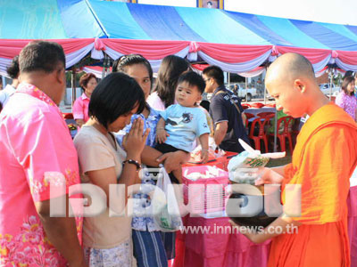 ทั่วไทยคึกปชช.ทำบุญตักบาตรวันอาสาฬหบูชา