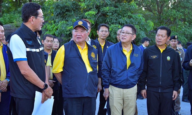 "รองนายกฯ ภูมิธรรม" เข้มติดตามสถานการณ์น้ำท่วมเมืองรถม้า