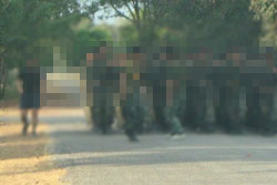 โหด! ผช.ครูฝึก เขม่นรุ่นน้องพลทหาร ชักมีดแทง