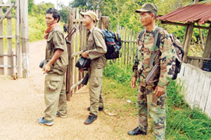 ทหารไทยลาดตระเวนเข้มแนวชายแดน หลังพม่าจับกุมนักข่าวญี่ปุ่น