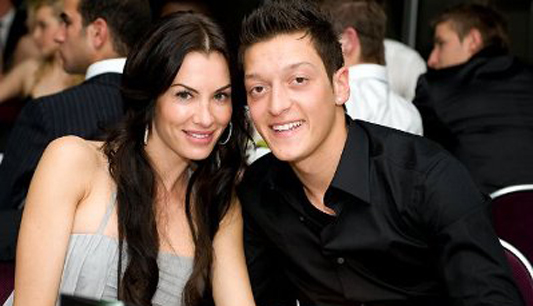 โอซิลใจร้าว! แฟนขอเลิกเพราะคิดถึงบ้าน