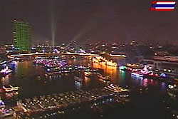 ขบวนเรือเฉลิมพระเกียรติฯ ยิ่งใหญ่ตระการตากลางน้ำเจ้าพระยา