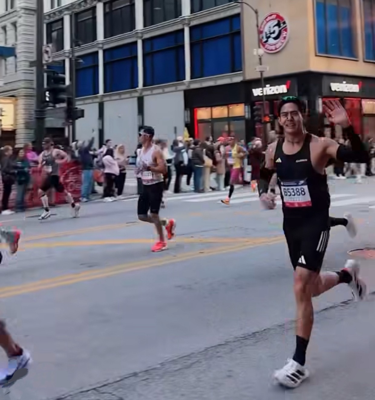 เต้ย พงศกร - Chicago Marathon 2025