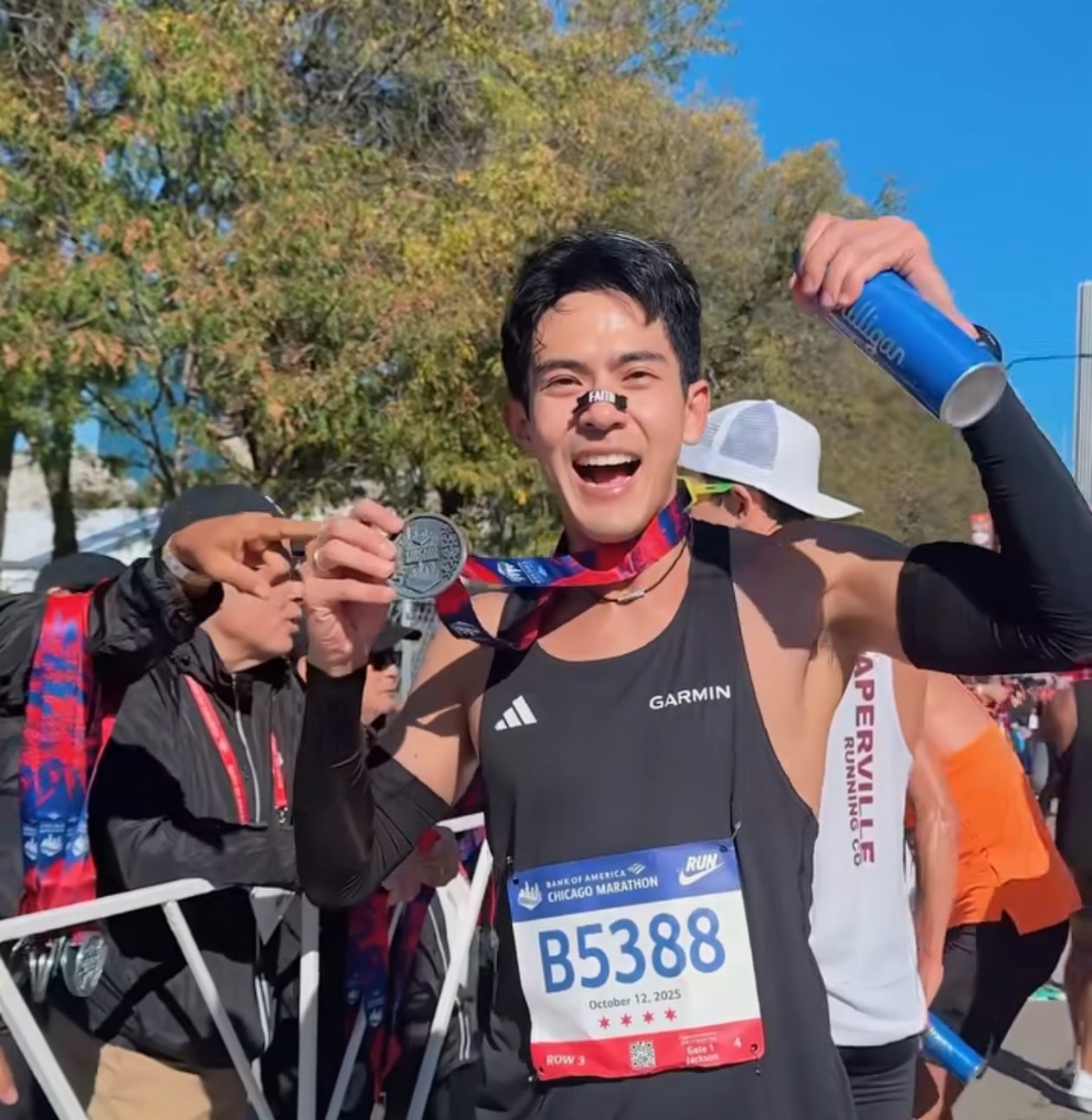 เต้ย พงศกร - Chicago Marathon 2025