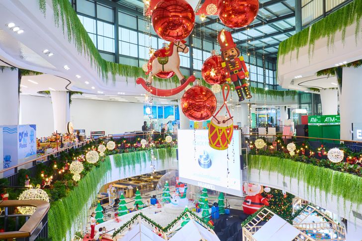 08-themerrycitybyrobins