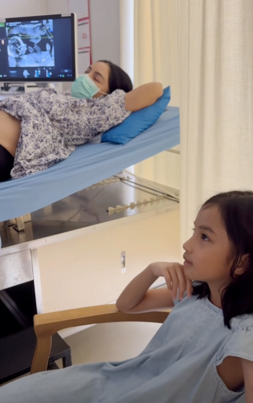 ครูก้อย-เจมส์ เรืองศักดิ์