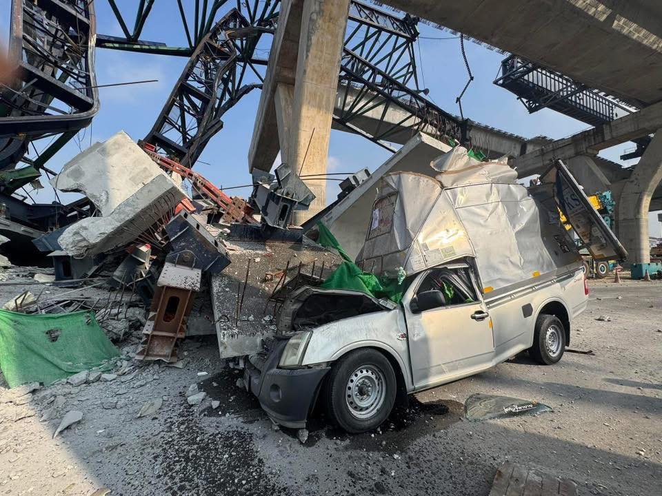 ด่วน! เครนก่อสร้างพระราม 2 ถล่มทับรถ ดับ 2 ศพ สั่งเลี่ยงเส้นทางท่าจีน