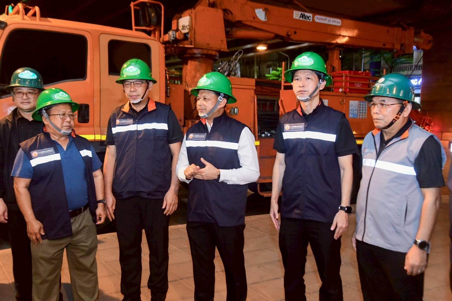 MEA เร่งรื้อถอนเสาไฟฟ้า และสายสื่อสาร มุ่งเป้า "ถนนสวย ไร้เสาสาย" บนถนนประชาราษฎร์สาย 2