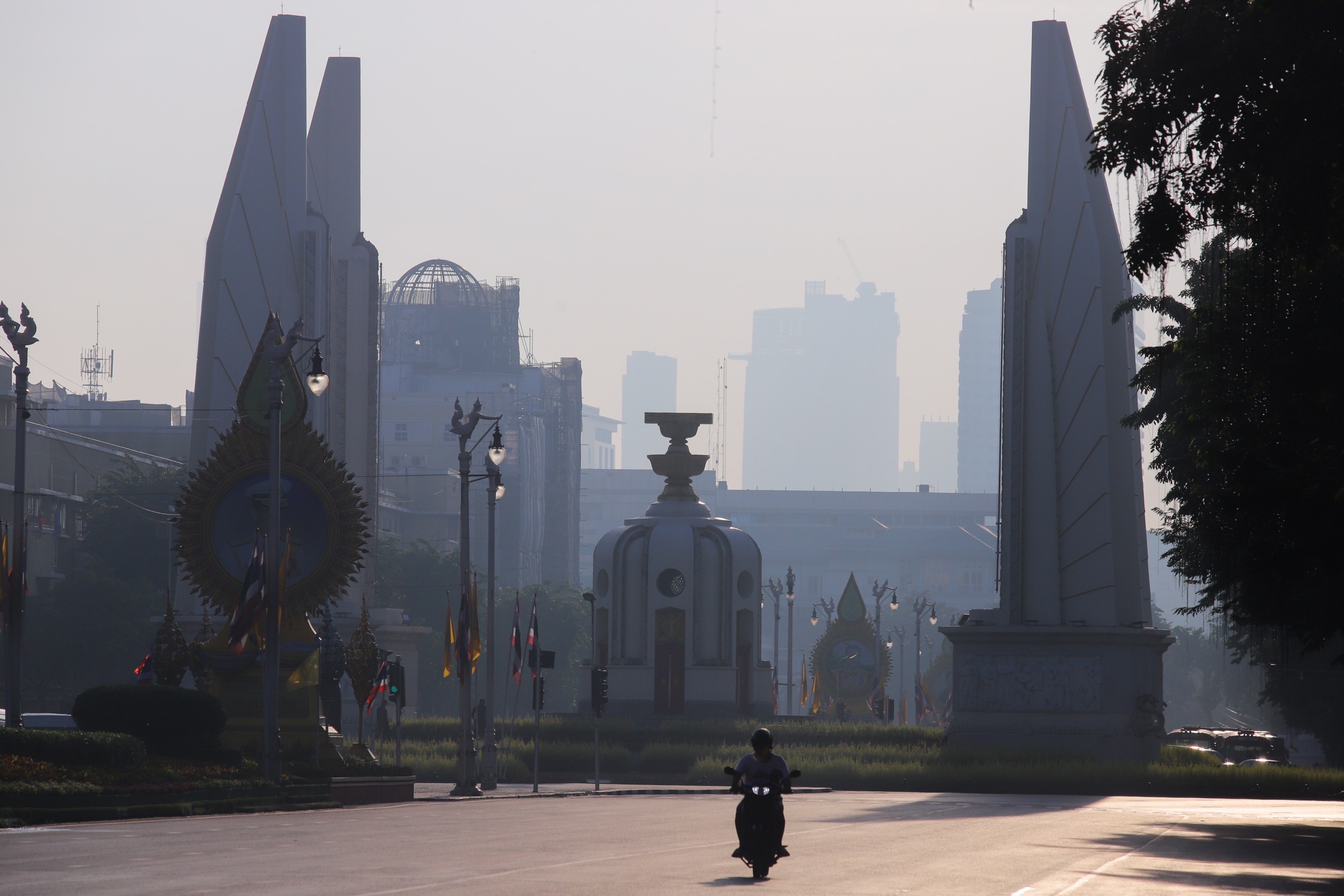 ฆาตกรล่องหน: ฝุ่นพิษ PM2.5 ย่นอายุคนไทยสั้นลง 1.8 ปี เชียงรายหนักสุด 3.7 ปี!