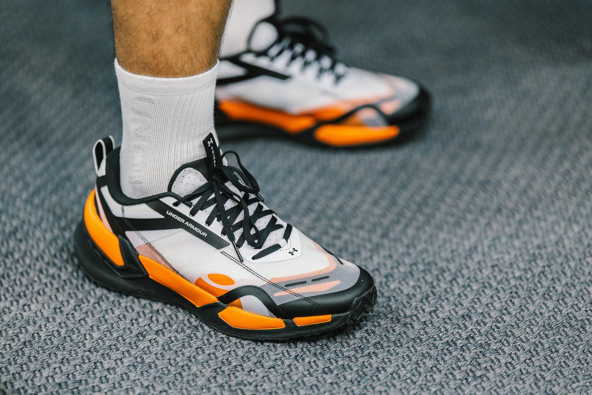 รองเท้า Under Armour Reign XT และ Velociti Elite 3