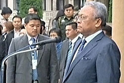 รองสุเทพปล่อยคาราวานช่วยน้ำท่วมภาคใต้