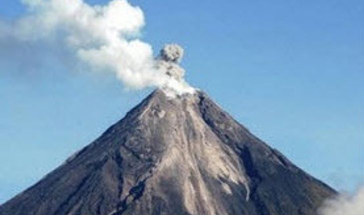 ภูเขาไฟฟิลิปปินส์จ่อปะทุ แผ่นดินไหวทั่วเอเชีย