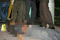 แทงหนุ่มใต้ดับคา ม.รามฯ คาดปมรับน้องใหม่