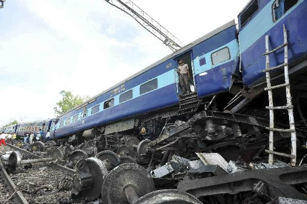 สลด! รถไฟอินเดียตกราง ตายแล้ว69ศพ