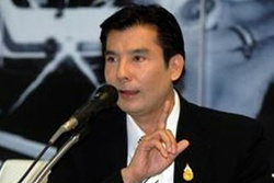 เด็จพี่ร้องยุบปชป.บ้าง จัดงานธงฟ้าขายของหาเสียง