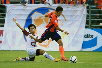 แชมป์เก่าท่าเรือยังเจ๋งเปิดบ้านต้อนโปลิศ2-0ลิ่ว8ทีม