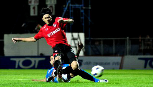 กิเลนซิวเดือด3-1 ฮัลโหล10คนตะเพิดสมชาย บีจีพ่าย0-1คลีตันซัด