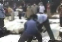 รถขนศพศิริราชไปชลบุรี คว่ำ 23 ศพเกลื่อน