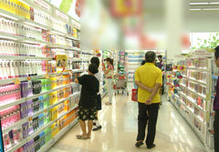พณ.สั่งตรึงราคาของใช้ประจำวันถึงสิ้นปี