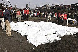 ท่อน้ำมันระเบิดที่เคนย่า ย่างสดกว่า120ศพ