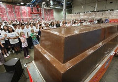 ตะลึง! ช็อคโกแลตแท่งใหญ่ที่สุดในโลก